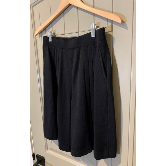 St. John Bermuda Culottes Shorts - Picture 5 of 7